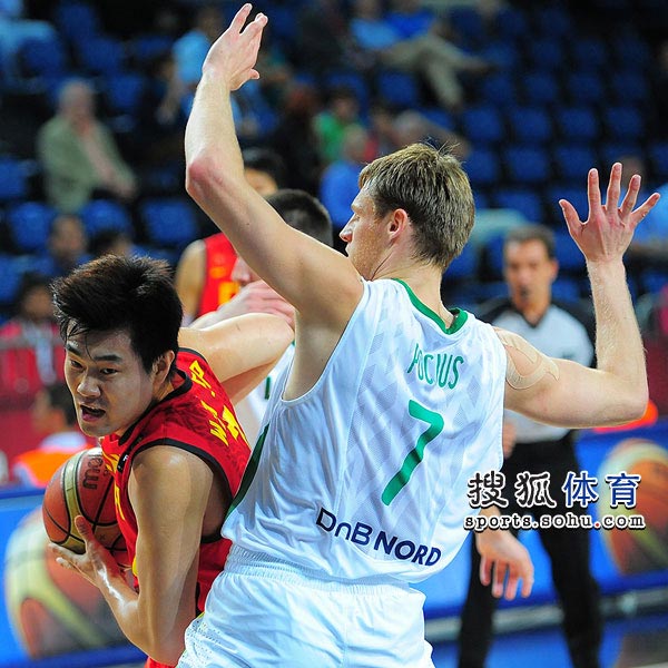 菲律宾男篮逆转立陶宛男篮，米切尔关键制胜