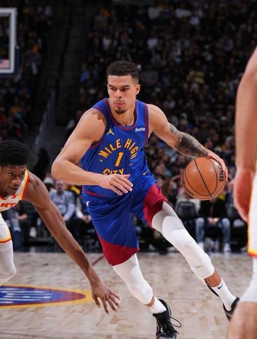 掘金轻取篮网，特雷杨爆发神勇