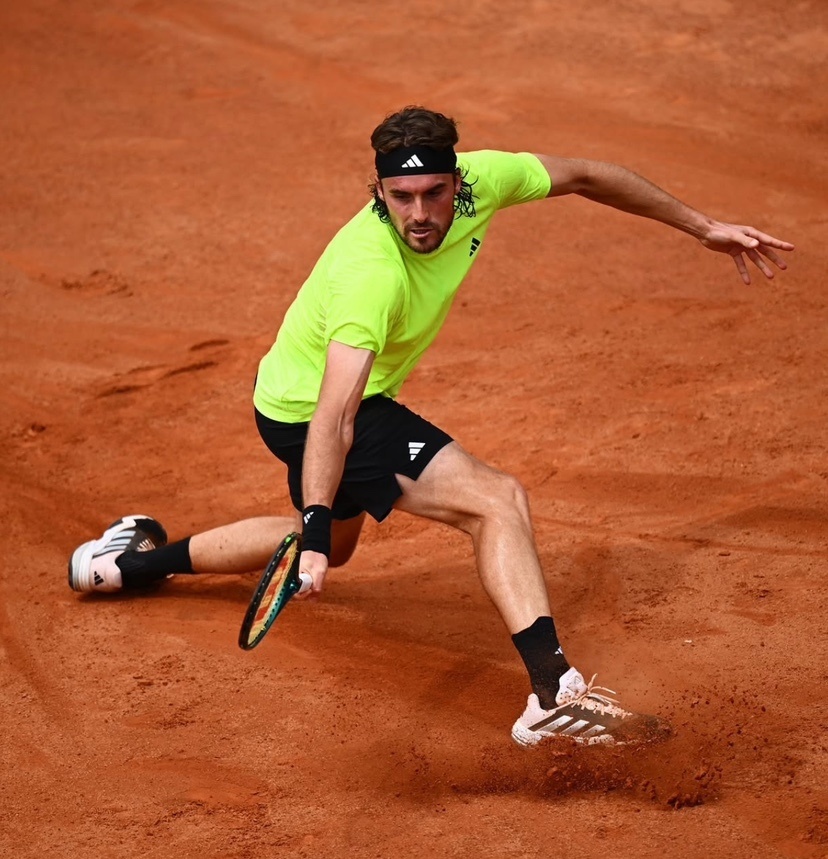 西班牙网球队鏖战德国网球队，西西帕斯绝境逆转