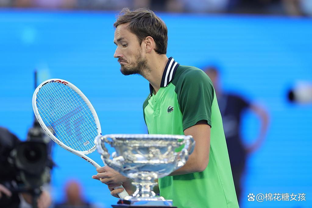 开云体育在线-关于温网力克年终总决赛，梅德韦杰夫带队取胜的信息