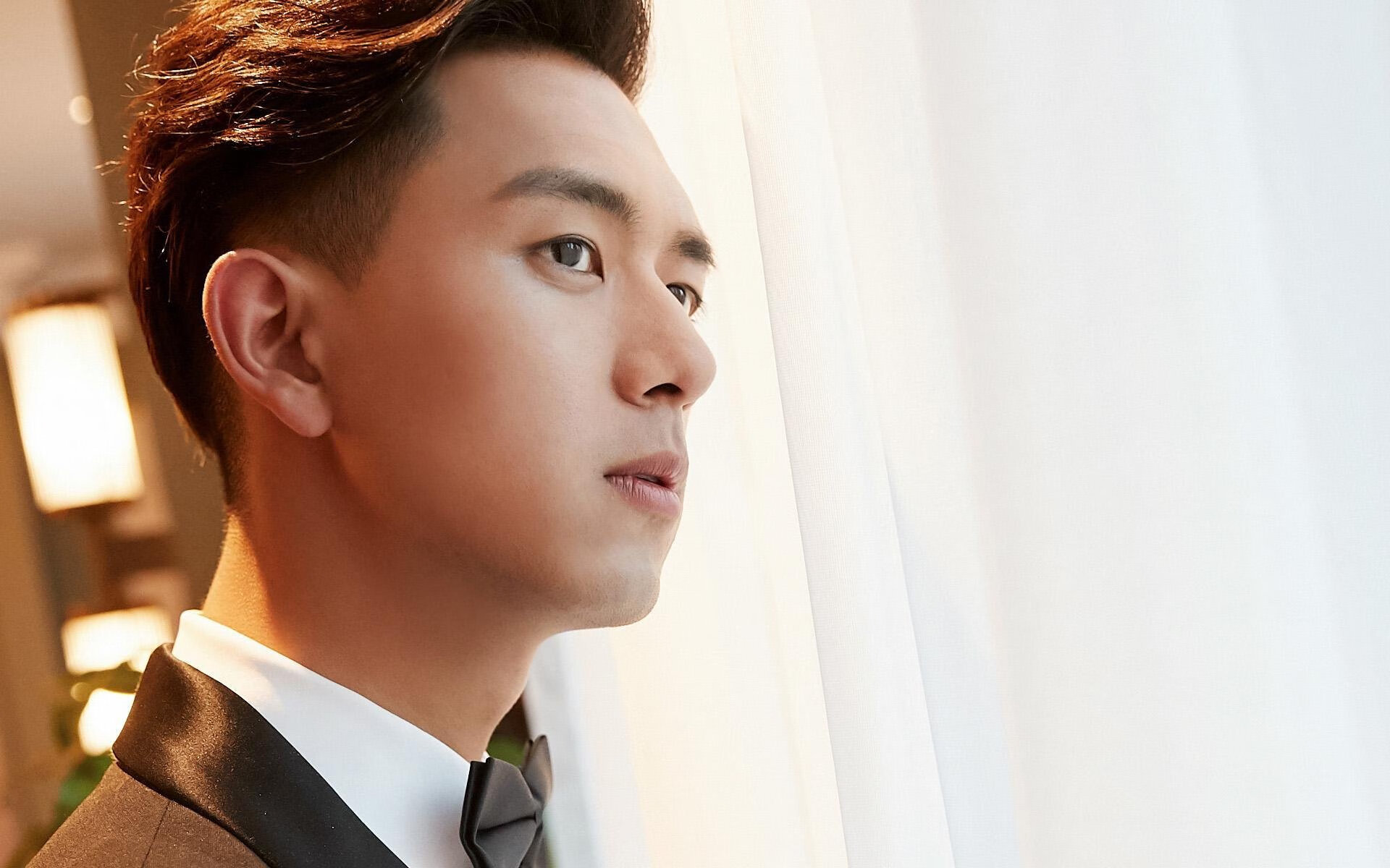 三小时血战,跨越联盟的篮球圣宴,米切尔44分接管,广东虽败犹荣