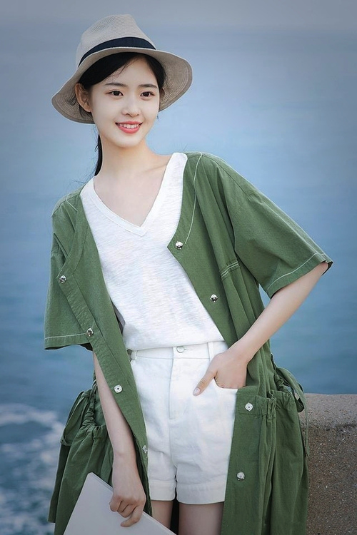 夜空中最亮的星，当太阳的戈贝尔光环笼罩深圳，一场跨越联盟的独特压制战